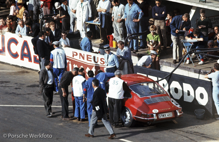 #35 Porsche 911 2.0 Coupé (1966)