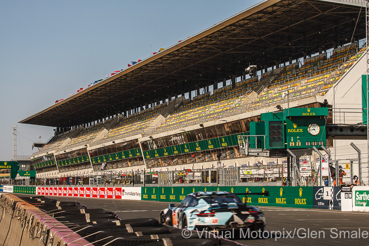 #77 Dempsey-Proton Racing Porsche 911 RSR