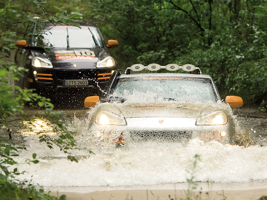 2007 Trasnssyberia rally Porsche Cayenne in the river