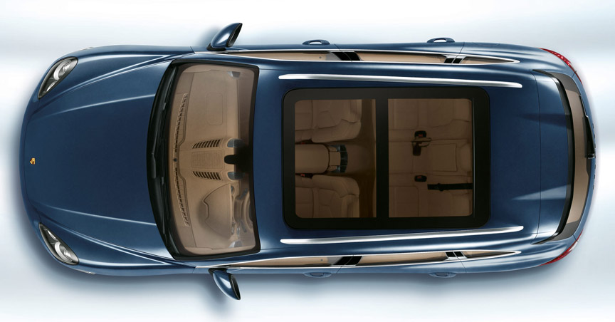 Porsche Cayenne 958.1 with panorama roof, top view