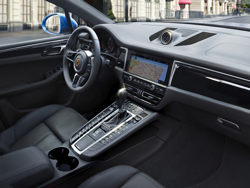 2019 Porsche Macan 95B.2 dashboard and 11