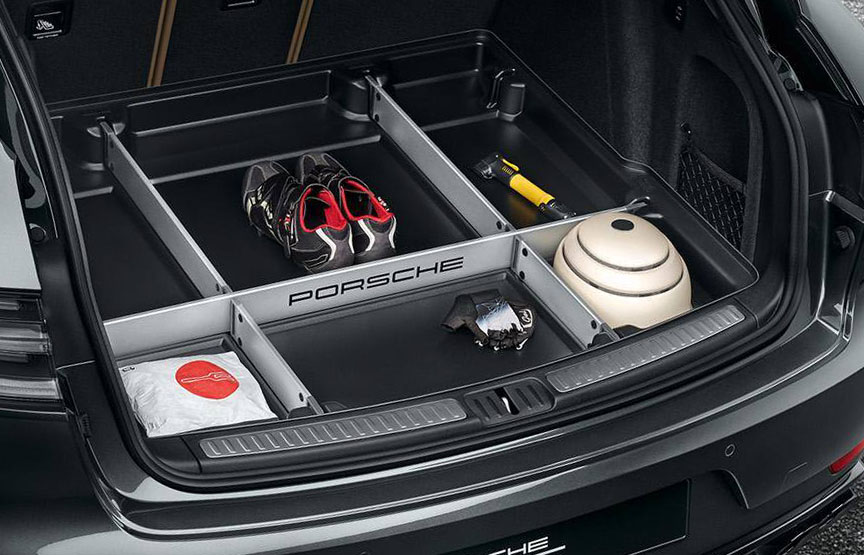 Porsche Macan trunk management system