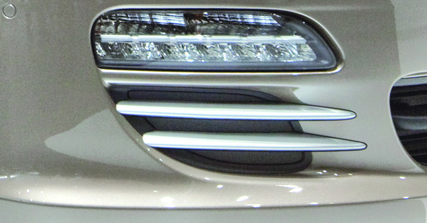 Porsche Panamera front spoiler fake air inlet