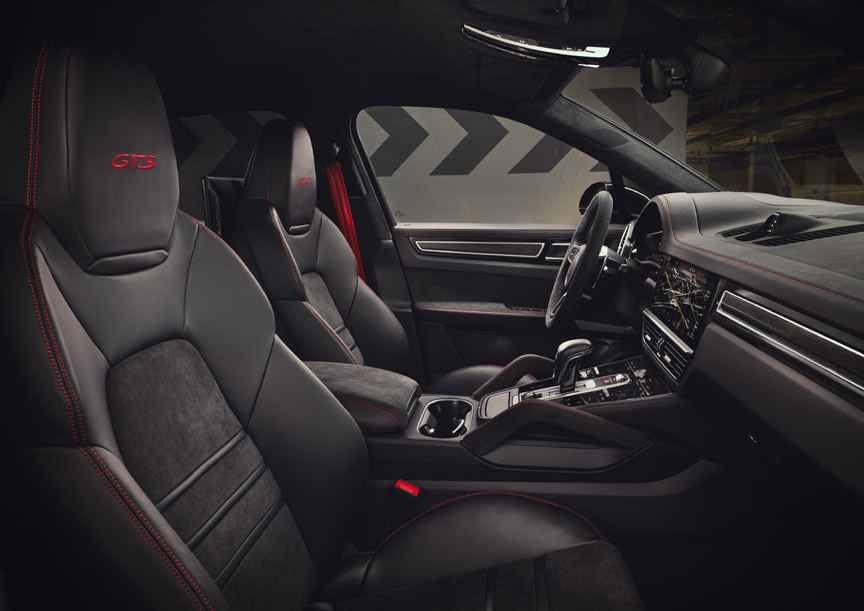 Porsche Cayenne GTS 4.0 interior