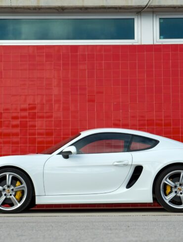 Porsche Cayman S (2016) – Specifications