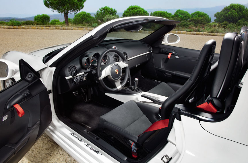 Porsche Boxster 987 Spyder interior with bucket seats