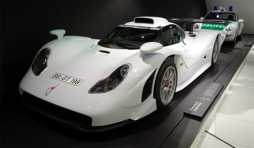 1998 Porsche 911 996 GT1-98 in Porsche Museum