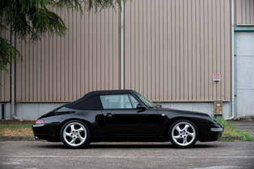 Porsche 911 Carrera 4 Cabriolet (993)