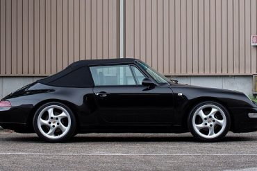 Porsche 911 Carrera 4 Cabriolet (993)