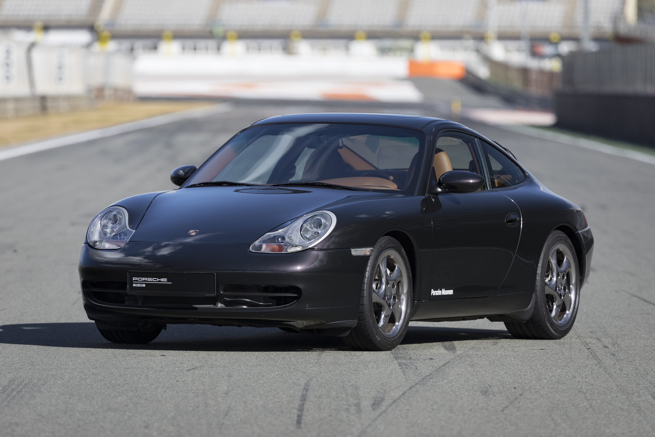 Porsche 911 Carrera 4 Millennium Edition (996) (2000) - Stuttcars