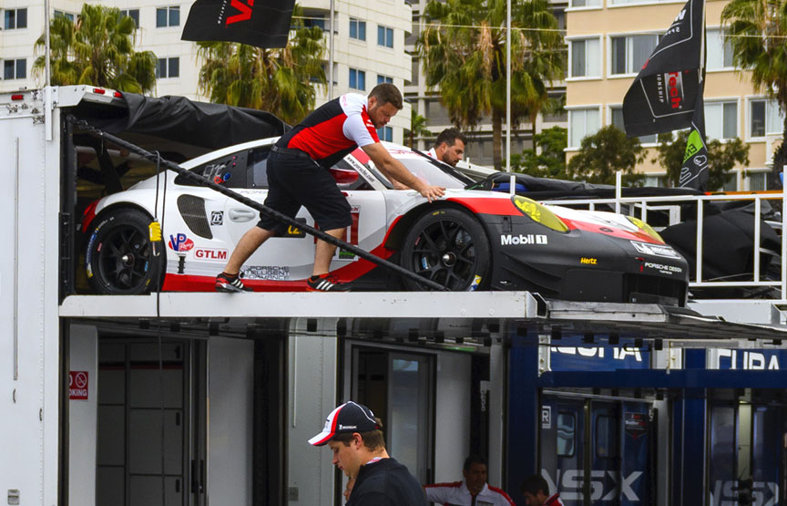 2017 Long Beach, Porsche 911 991.2 RSR transport truck