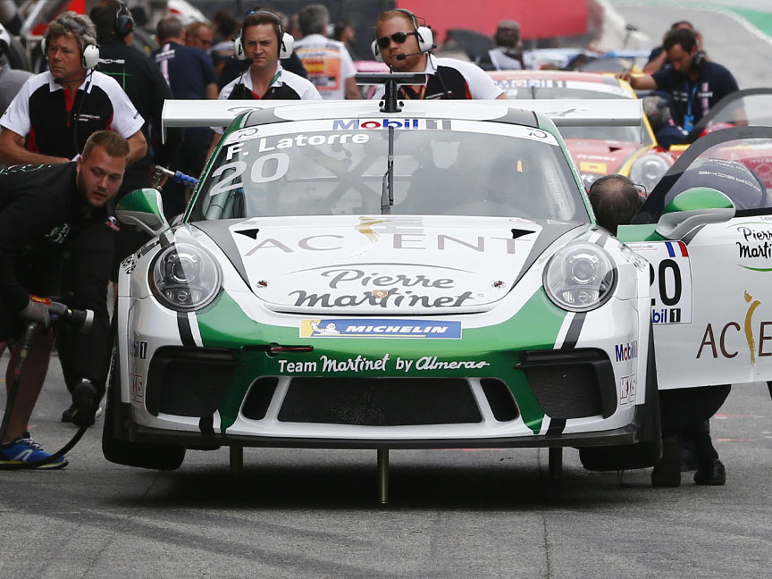 2018 Mobil 1 Supercup Barcelona, Porsche 911 GT3 4.0, on the air-jack