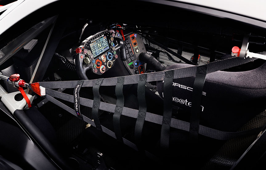 Porsche 911 991 RSR 4.2 cockpit