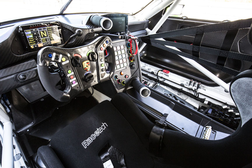 Porsche 911 991.2 GT3 R cockpit