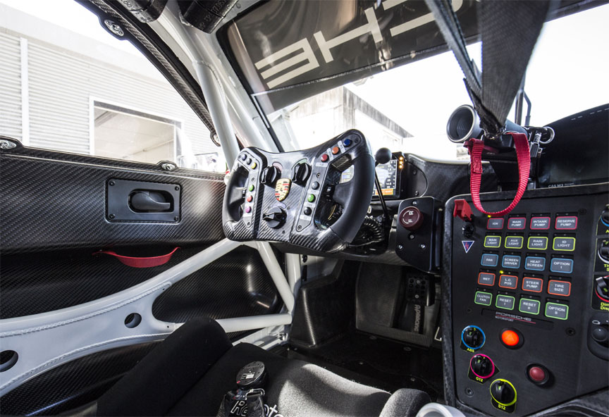 Porsche 911 991.2 GT3 R interior