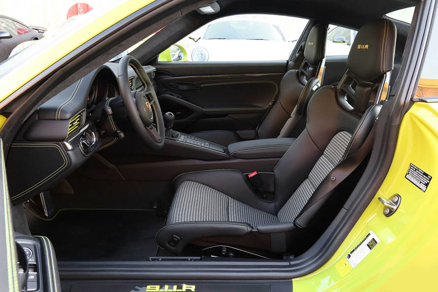 991 R interior view, bucket seat