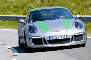 Chris Harris Compares the Porsche 911R Vs Peugeot 205 Rallye