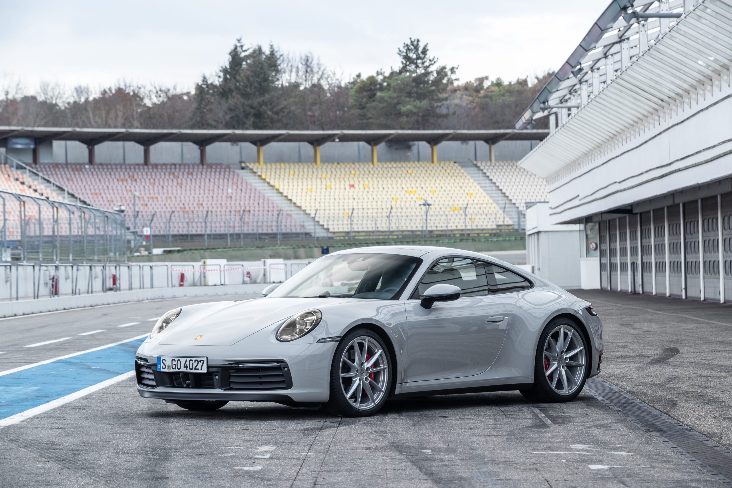 Porsche 911 Carrera S Coupe (992) (2022) – Specifications & Performance -  Stuttcars