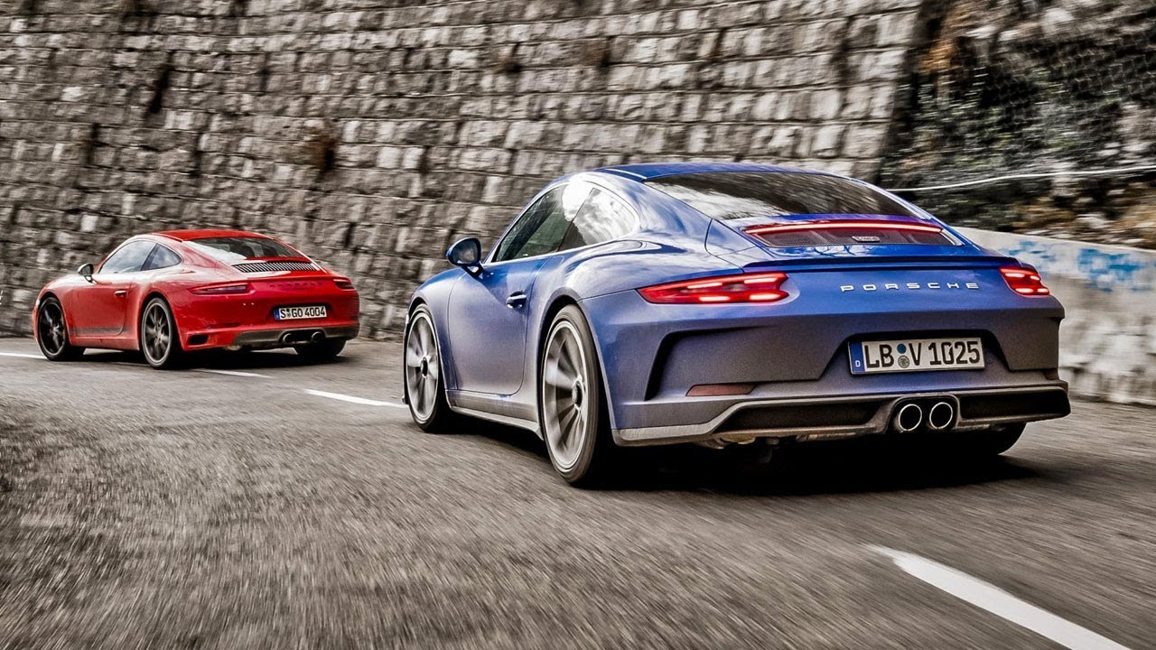 Porsche 911 Carrera T vs Porsche GT3 Touring