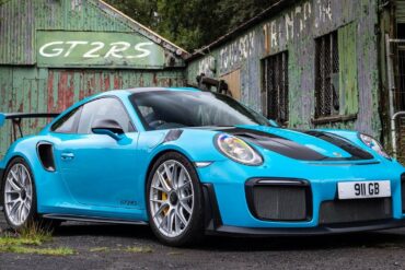 Porsche 911 GT2 RS- The Ultimate Road Review - Carfection (4K)