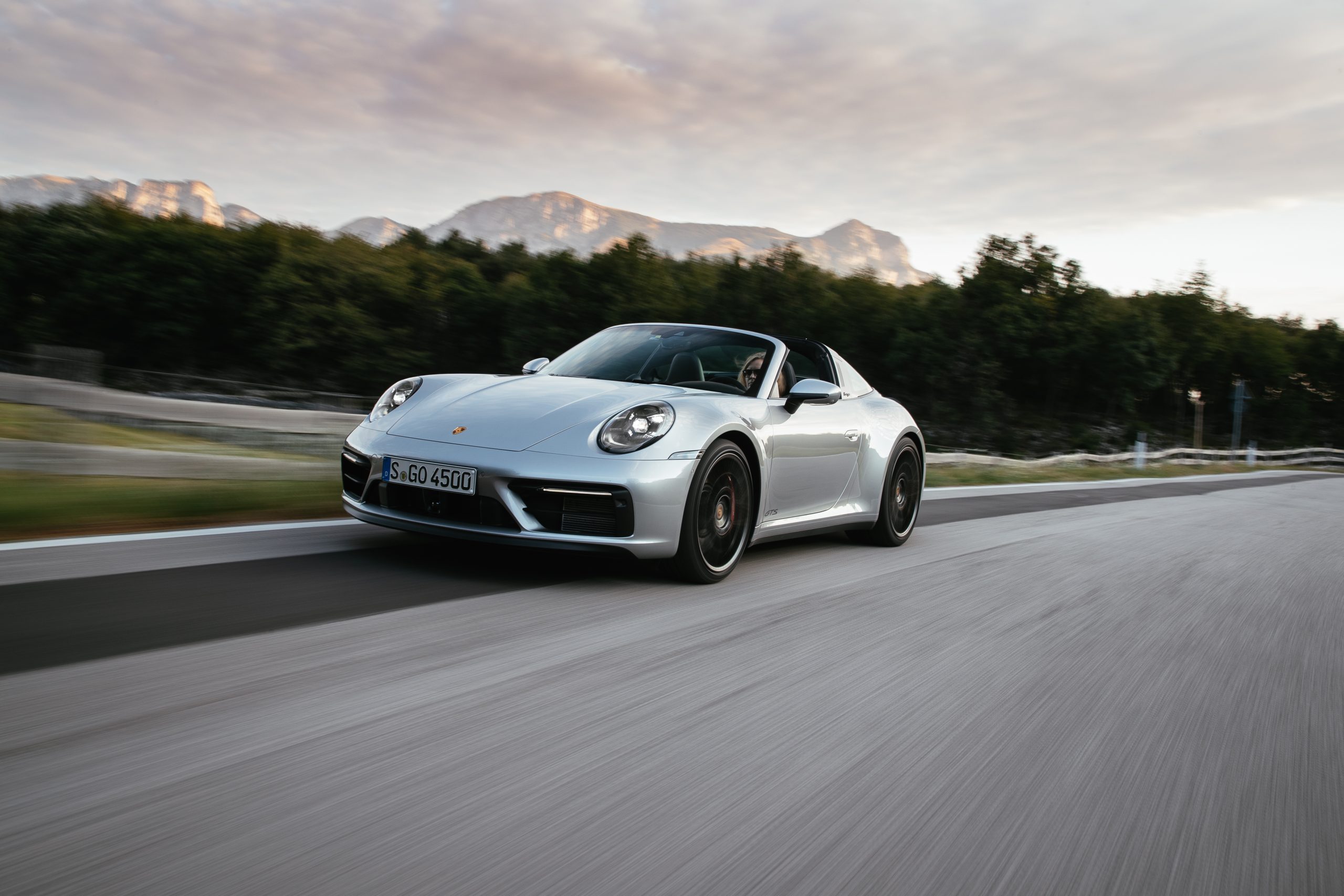 2022 Porsche 911 GTS Gets 473 Hp, Lightweight Package - The Car Guide