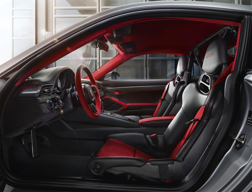 Porsche 911 991 GT2 RS cockpit