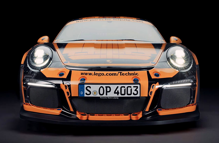 Porsche 911 991 GT3 RS real car in Lego-look wrap