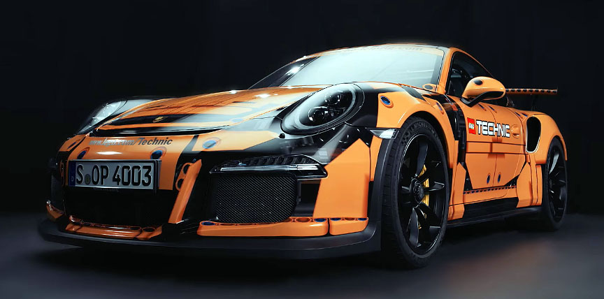 Porsche 911 991 GT3 RS real car in Lego-look wrap