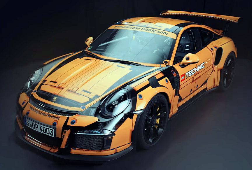 Porsche 911 991 GT3 RS real car in Lego-look wrap