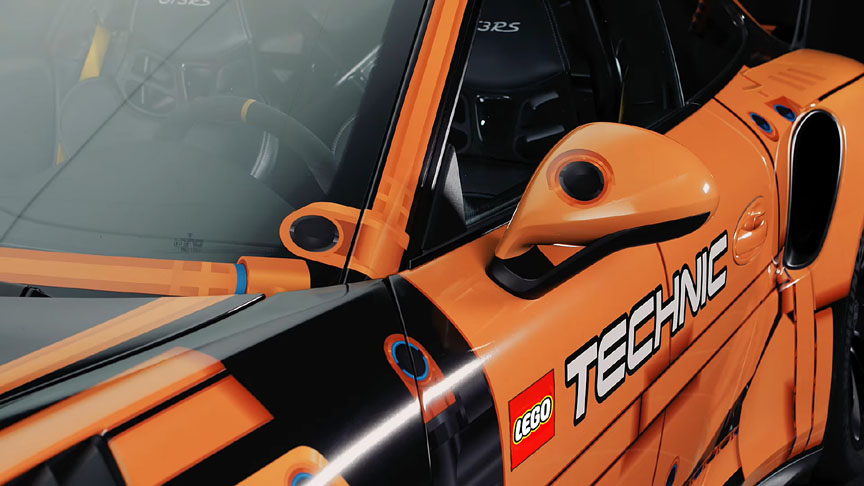 Porsche 911 991 GT3 RS real car in Lego-look wrap