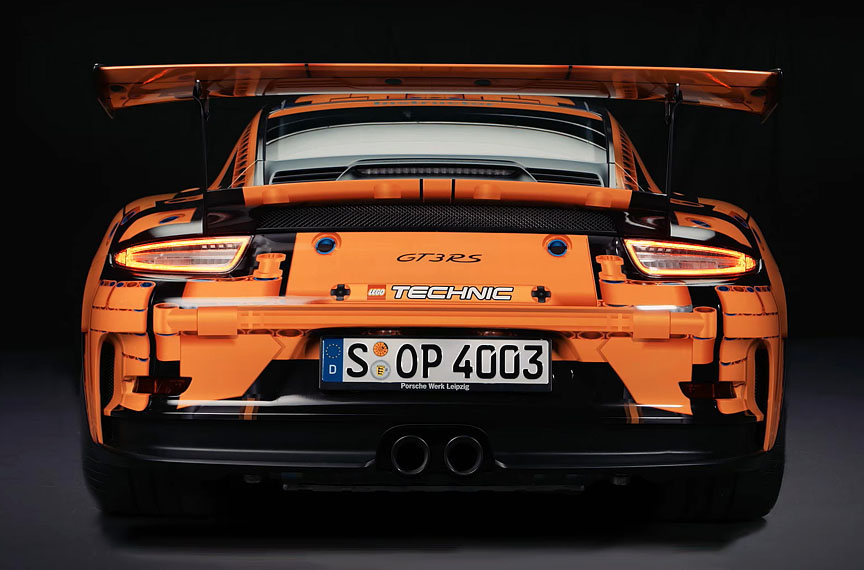 Porsche 911 991 GT3 RS real car in Lego-look wrap