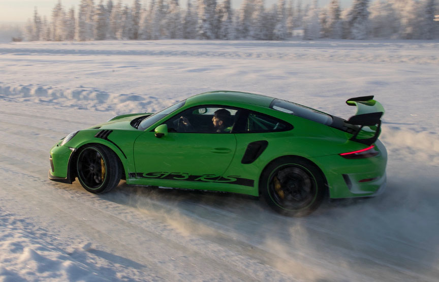 Porsche 911 991.2 GT3 RS on ice