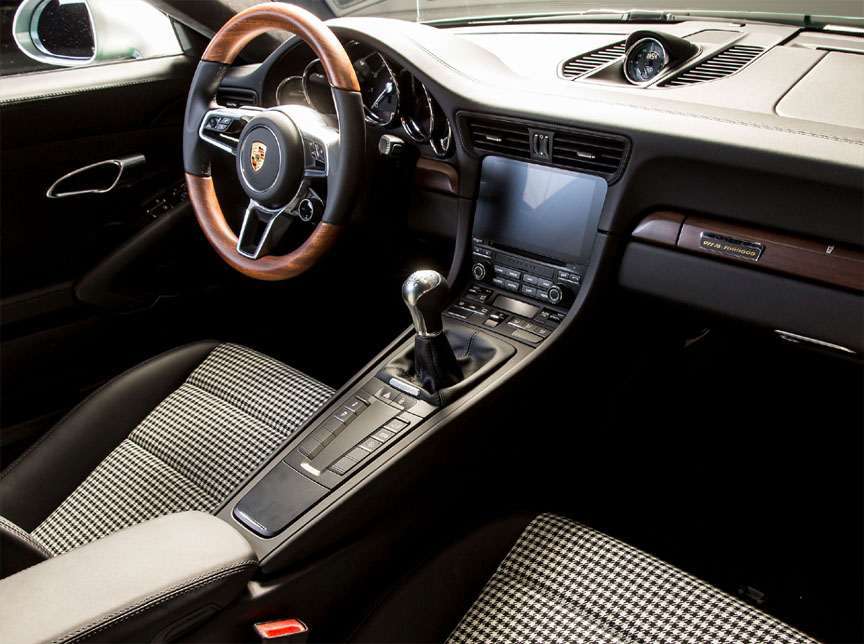 1.000.000th Porsche 911 (2017) interior, pepita houndstooth