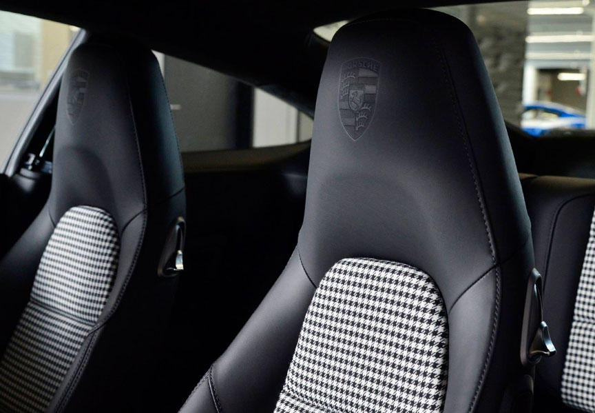 1.000.000th Porsche 911 (2017) pepita seats
