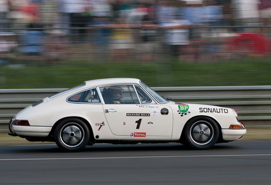 https://www.ultimatecarpage.com/img/Porsche-911-T-R-49837.html