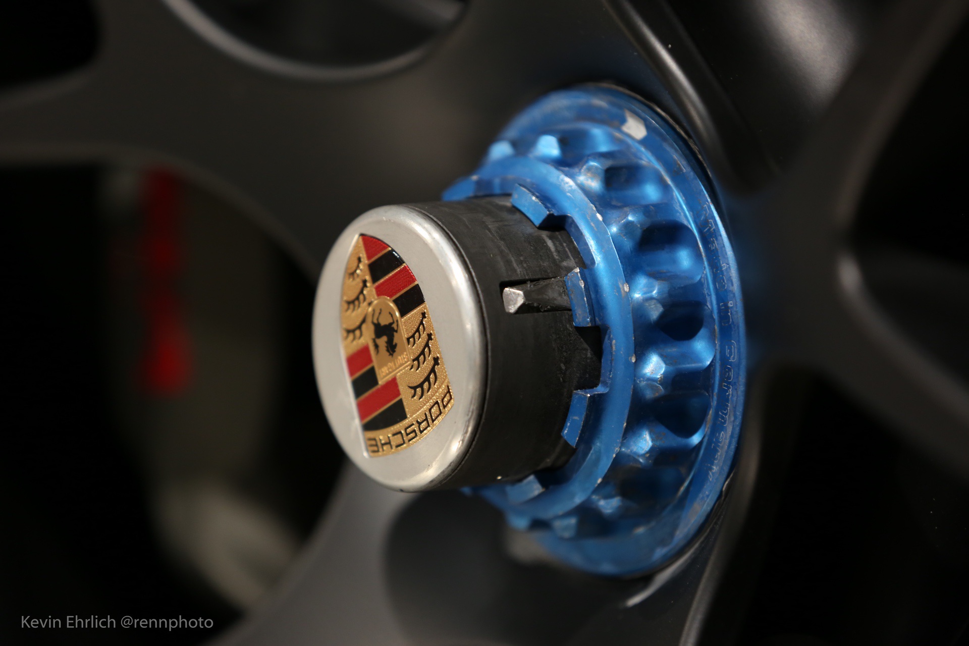 Blue centerlock nut for Porsche 935/19