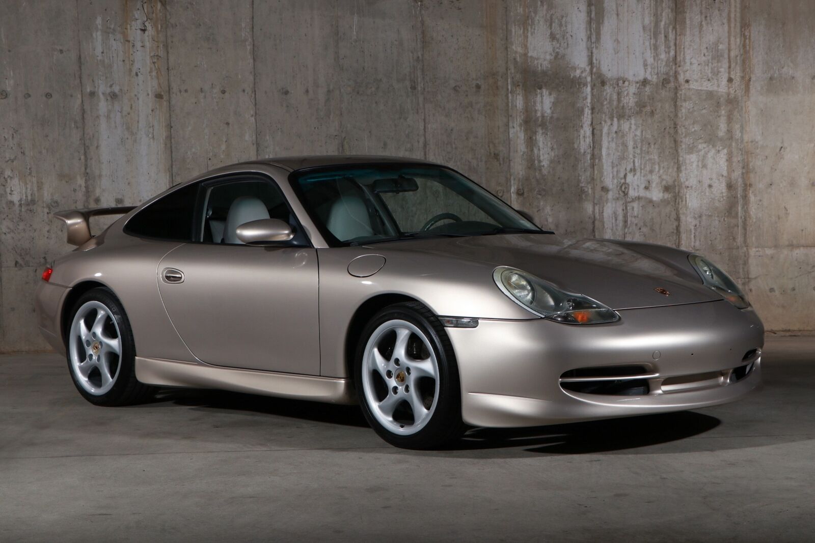 2000 Porsche 911 Carrera Coupe