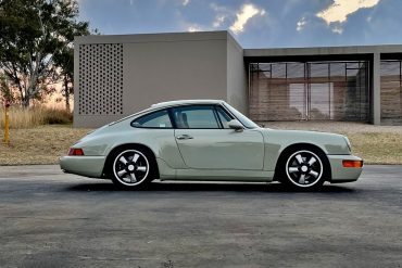 Lightweight Dutchmann Porsche 964 Restomod