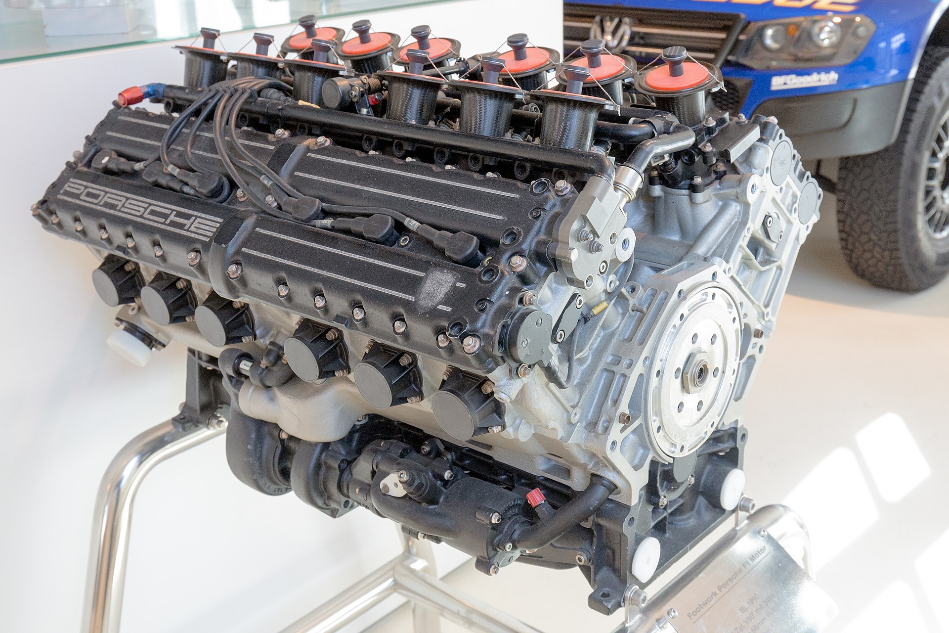 3512 V12 engine