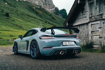 VIDEO: Coffee Run in a Porsche GT4 RS