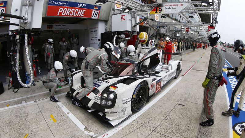 Scheduled pit stop during the 2015 24 Hours of Le Mans for the #19 Porsche 919 Hybrid