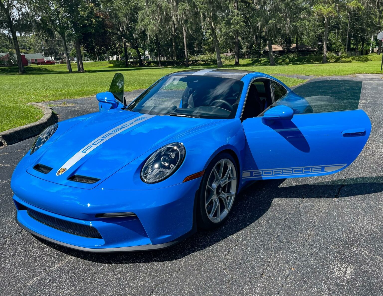 check-out-this-stunning-2022-gt3-touring-up-for-auction