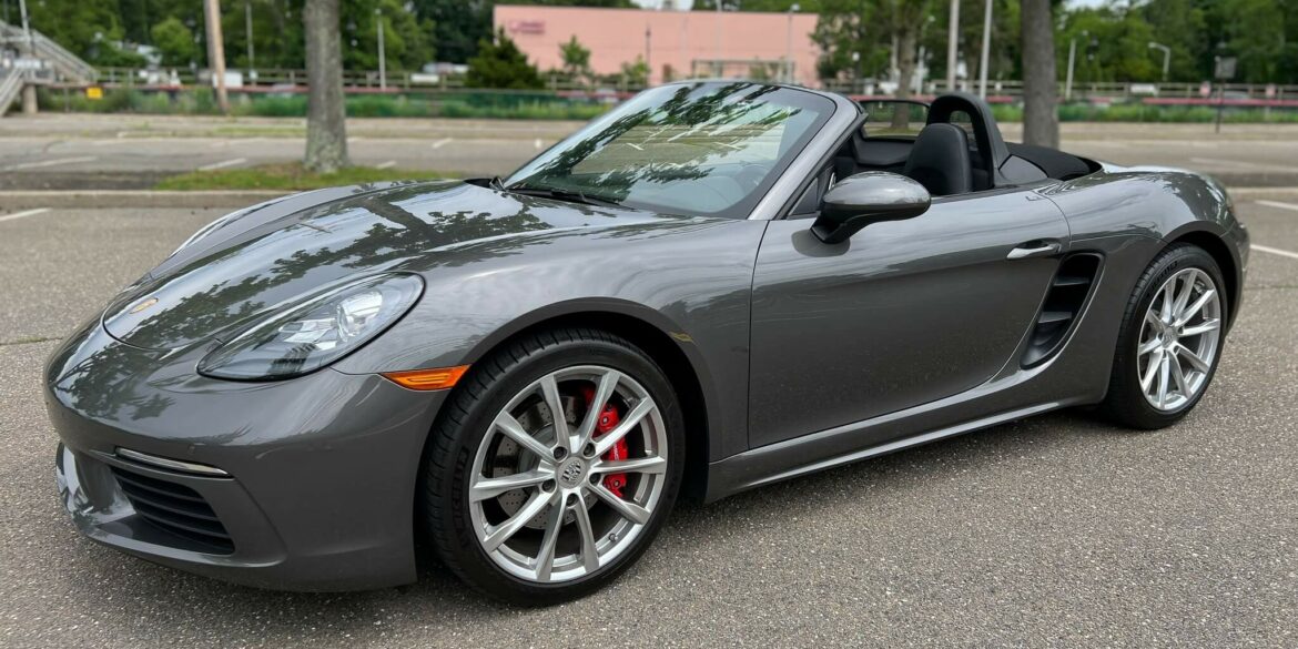 Fabulous 2017 Porsche 718 Boxster S Is Available On Auction