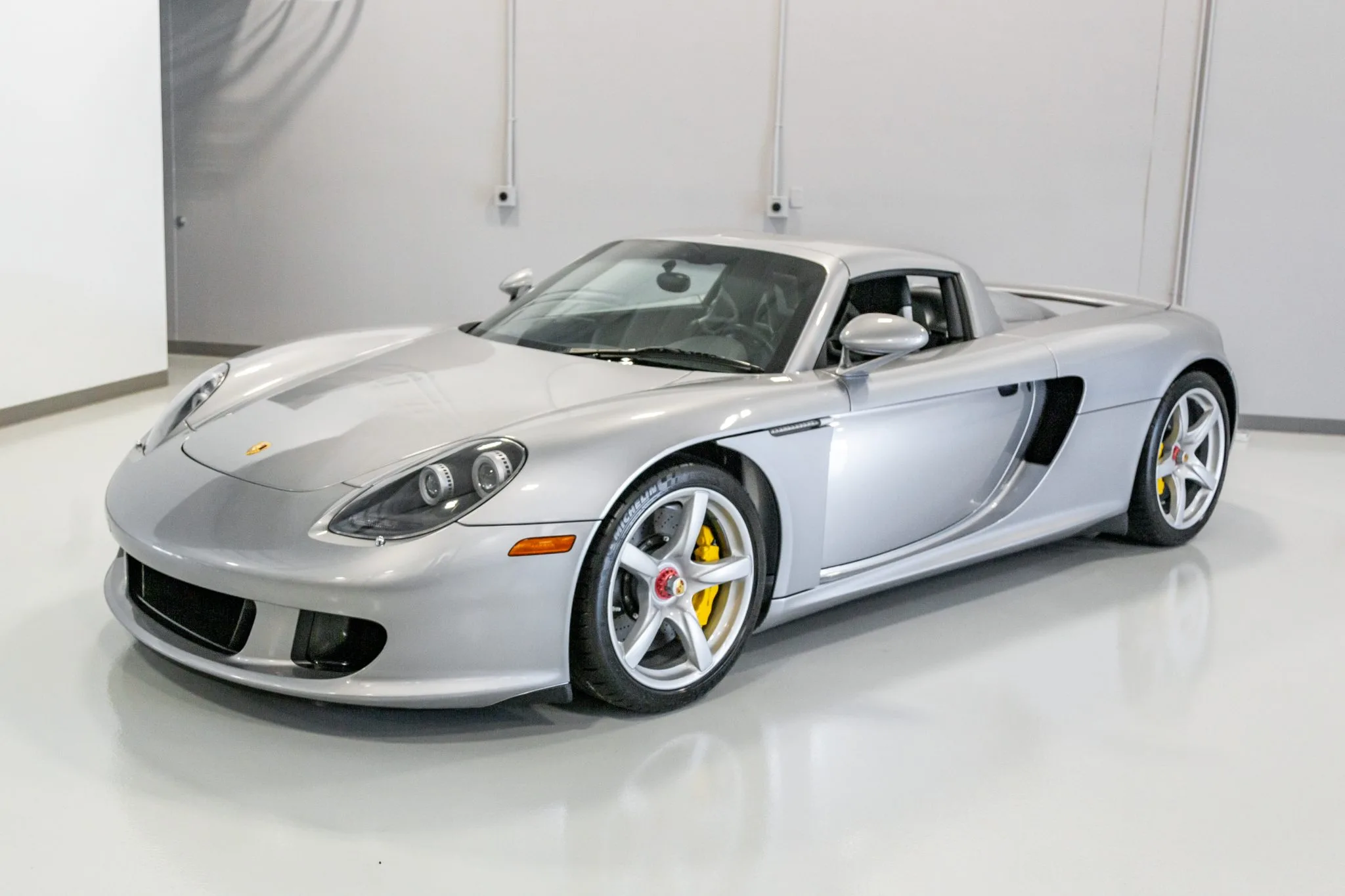 Silver Metallic 2005 Porsche Carrera GT With 17K Miles For Sale! - Stuttcars