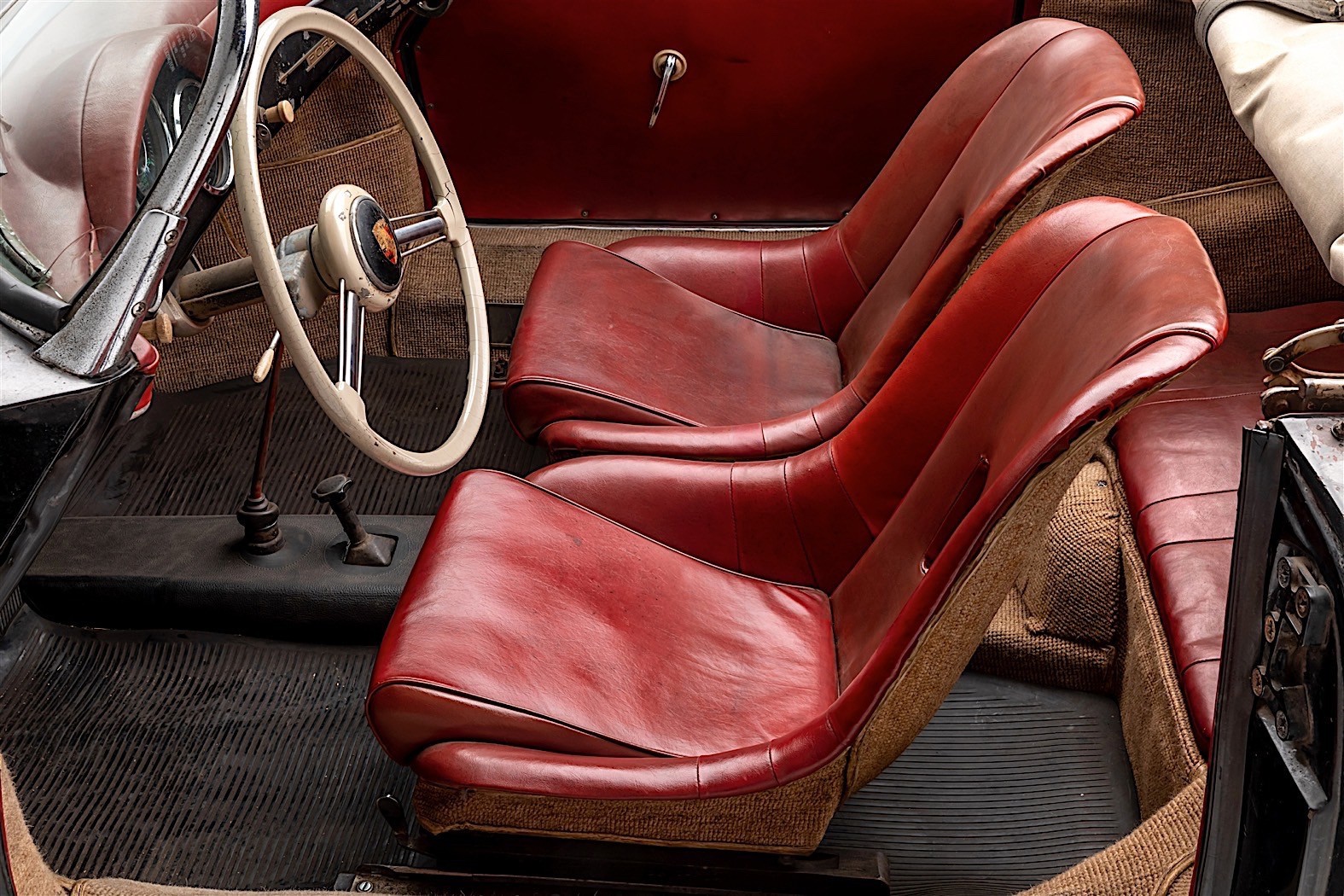 356A Speedster one-piece seats