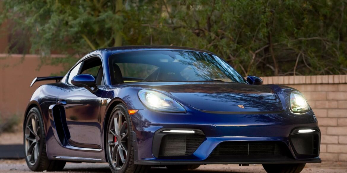 2021 Porsche 718 Cayman GT4