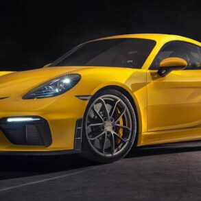 2023 Cayman GT4