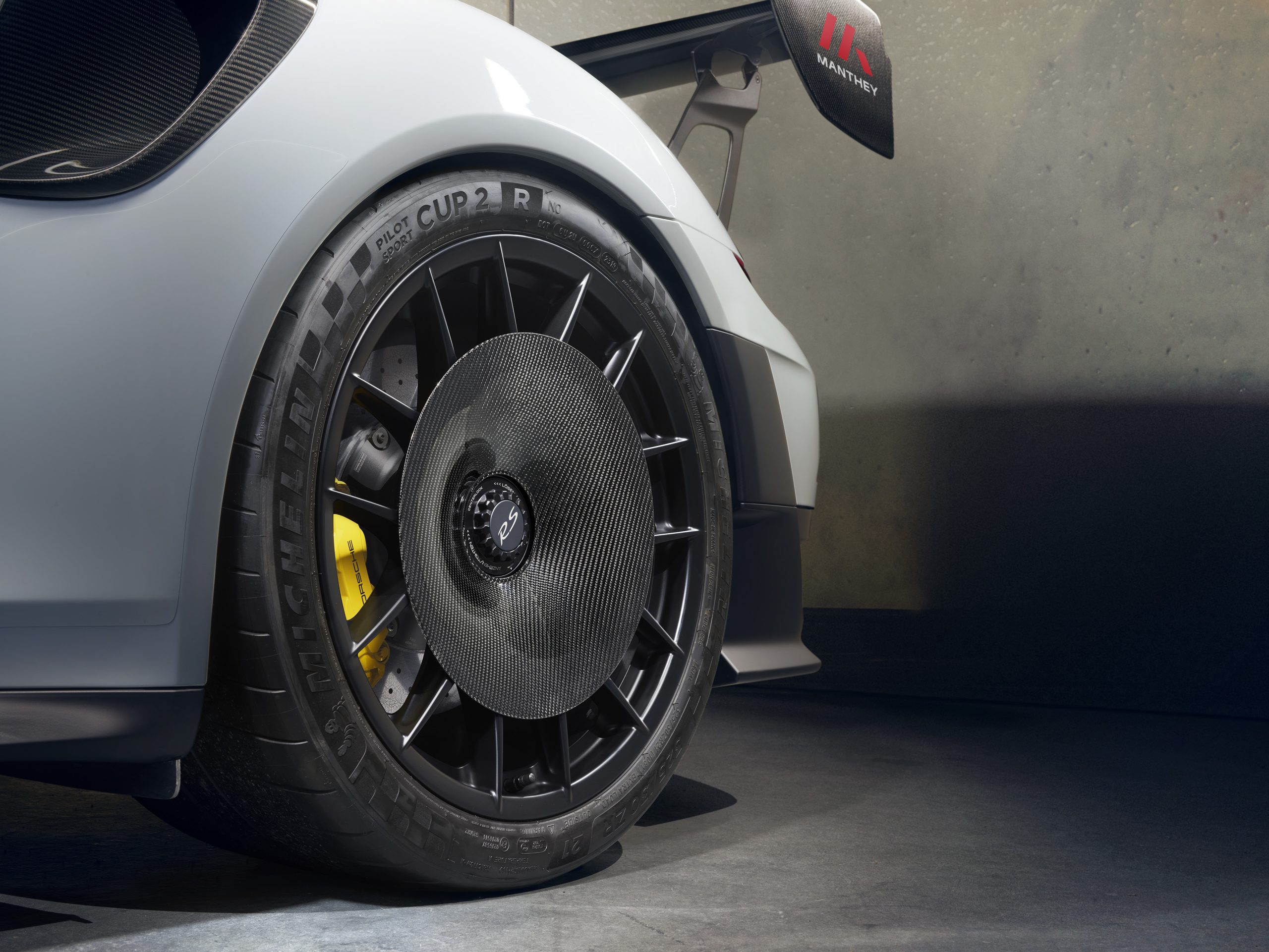 Aero Disc Design Wheel on Porsche