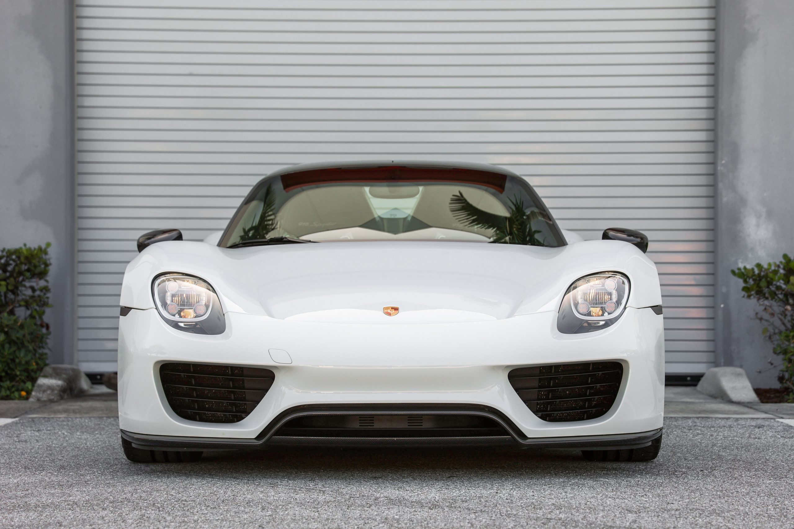 This Low-Mileage 2015 Porsche 918 Spyder Weissach Edition Sold for Record  Money - autoevolution