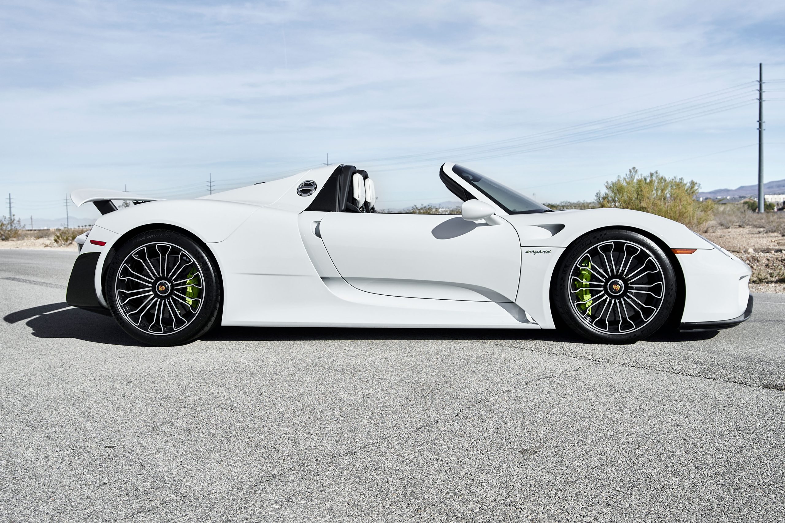 This 2015 Porsche 918 'Weissach' Spyder May Hit $1 Million at Auction